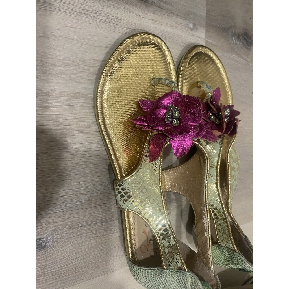 Poetic License Green Snakeskin Flowers Sandals Size 7 Women's Shoes Flats - Picture 2 of 6